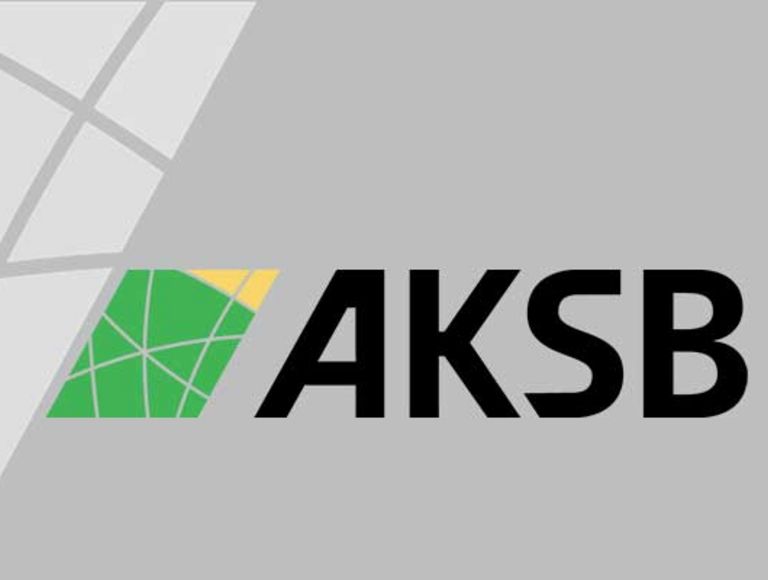 AKSB-Logo vor Hintergrund